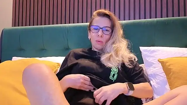 SukyGirl online show from November 6, 7:47 am