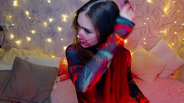 fluffy kitty  online show from October 8, 1:26 pm