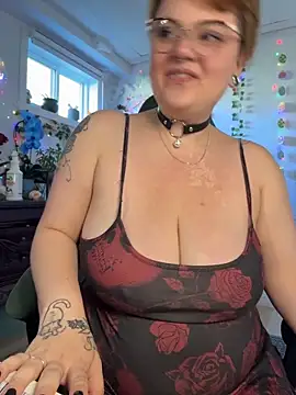 Sweetleeahxx online show from May 23, 1:20 pm