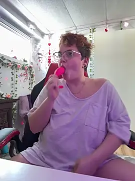 Sweetleeahxx online show from February 5, 6:55 pm