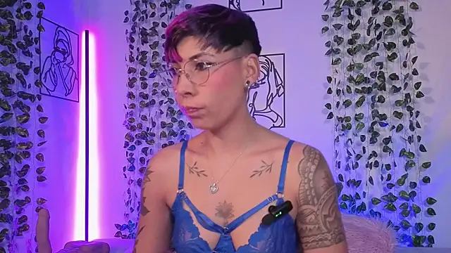 MiaMorgan  online show from May 27, 2:25 pm