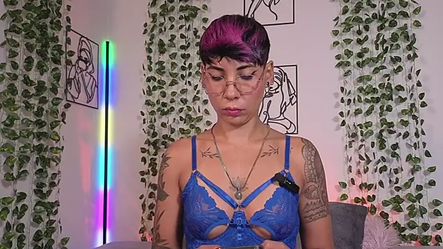 MiaMorgan  online show from June 21, 4:11 pm