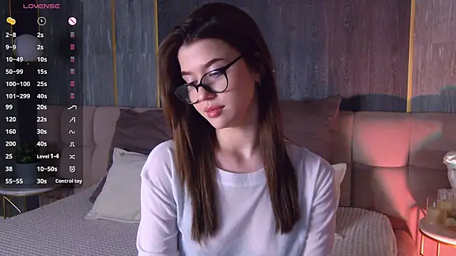 Sara Lewiis online show from April 13, 4:08 pm