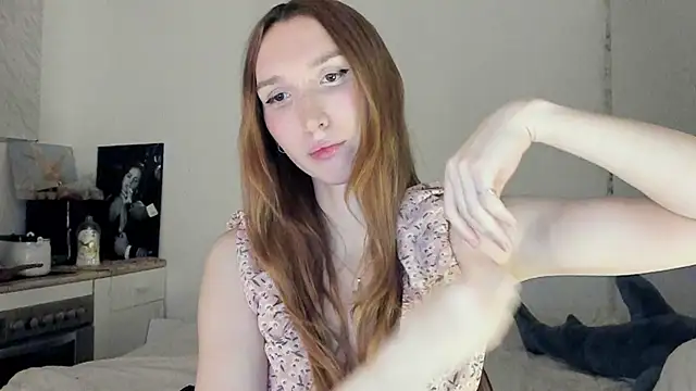 LisaIcon online show from February 9, 7:38 pm