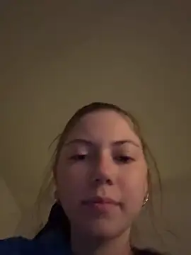 emilycoco online show from March 22, 4:40 am