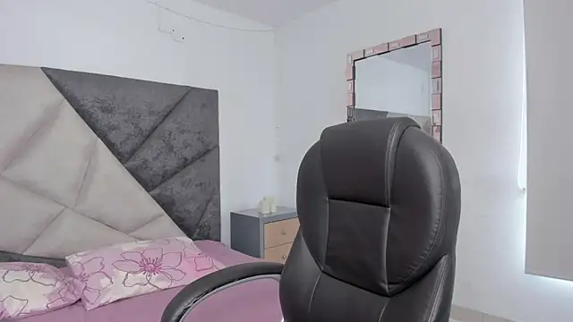 GiaFu online show from April 5, 6:18 pm