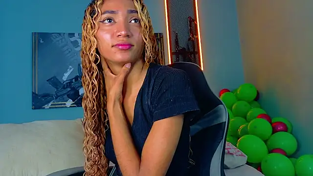 Charlotte Love10 online show from December 19, 12:30 pm