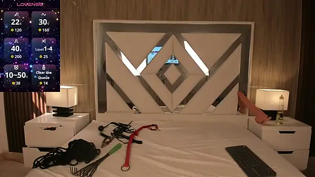 ValentinaThomas online show from October 1, 7:30 pm