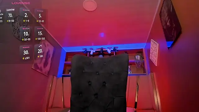 Lucy Williiams online show from October 10, 12:10 pm