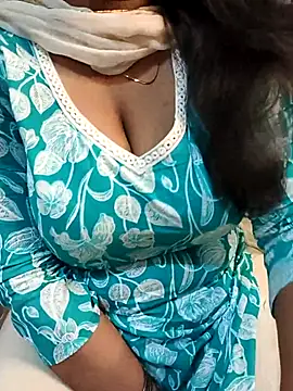 Anamika Kapoor online show from September 18, 3:49 am