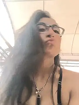 Snapshot of Lila_Desiree chatting on October 8, 5:17 pm Lila Desiree online show from October 8, 5:17 pm