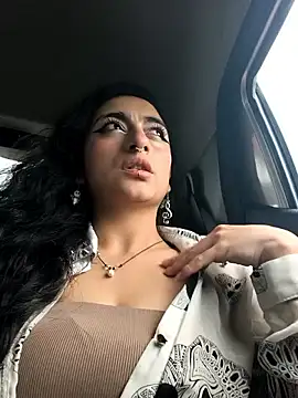 Snapshot of Lila_Desiree chatting on October 1, 6:35 pm Lila Desiree online show from October 1, 6:35 pm