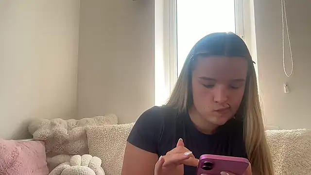 maisiesmithx online show from July 20, 12:40 pm
