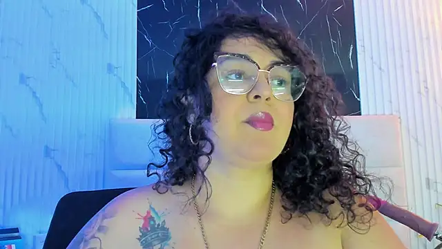 Snapshot of Reginavegaa chatting on September 9, 11:43 am Reginavegaa online show from September 9, 11:43 am