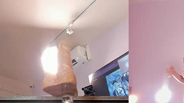 lupeebony online show from May 27, 1:57 am