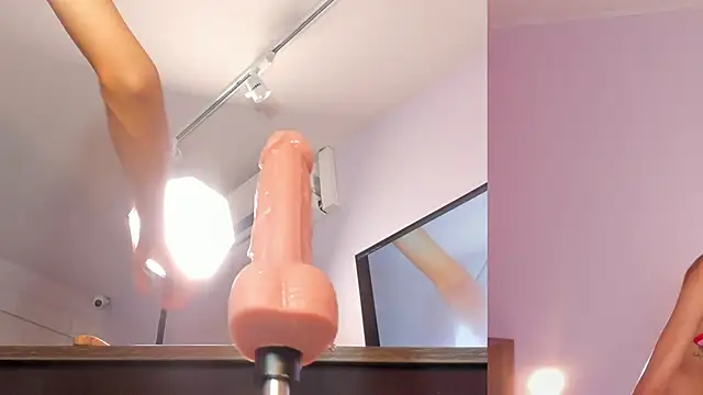 lupeebony online show from May 23, 8:18 pm