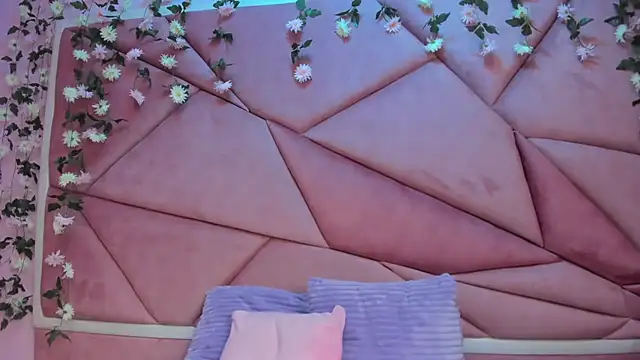 Victoria Rossy online show from November 15, 8:43 pm