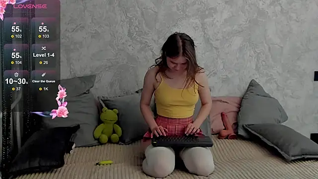 Hibisceae online show from December 18, 4:56 pm