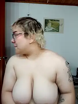 amalia love online show from December 3, 4:42 pm