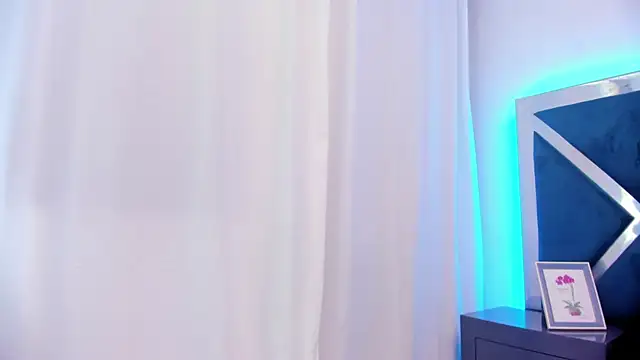 Tiffanymiller00 online show from April 30, 5:40 pm