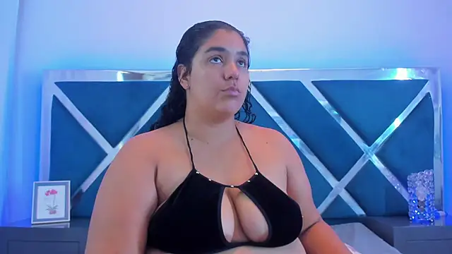 Tiffanymiller00 online show from July 8, 3:03 pm