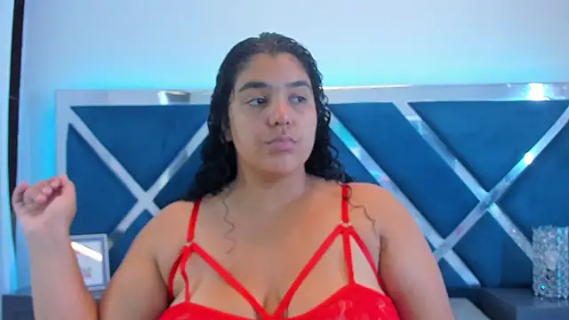 Tiffanymiller00 online show from July 15, 3:50 pm