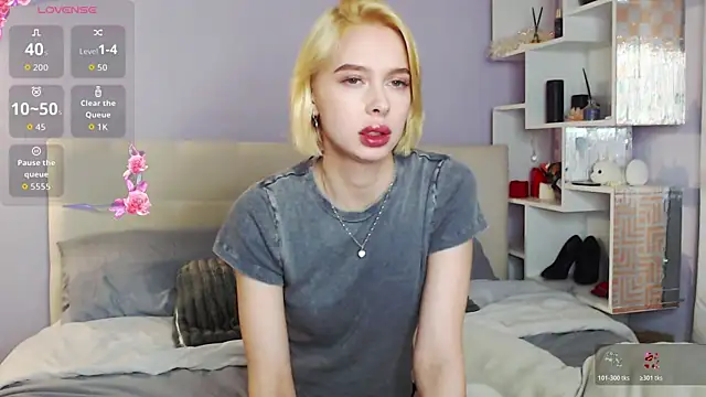 Snapshot of White_Lioness chatting on October 21, 3:16 pm White Lioness online show from October 21, 3:16 pm