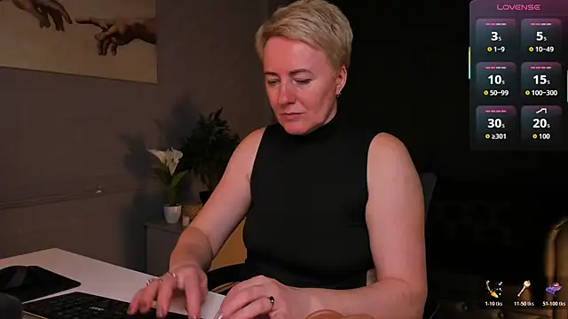 Nika Smit online show from April 17, 8:38 am