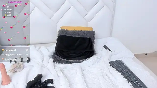 Analia18  online show from March 14, 2:18 pm