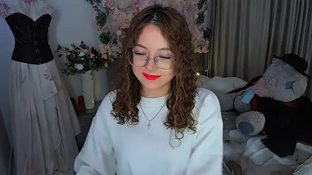 SereneFlame online show from November 1, 7:07 pm