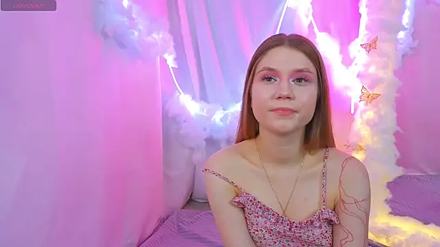 AlisiaSpinnet  online show from November 6, 4:02 pm