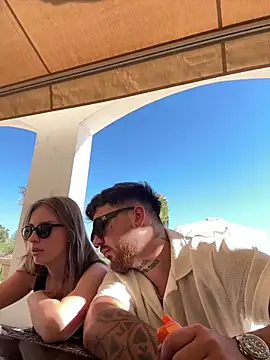 MrAndMrsSavage online show from April 12, 1:03 pm