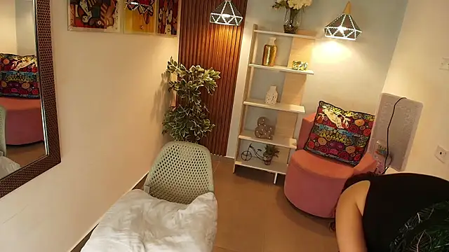 Dalila Sky online show from October 20, 6:00 pm