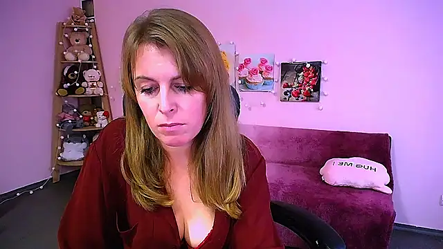 Hot Milady online show from December 18, 9:25 am