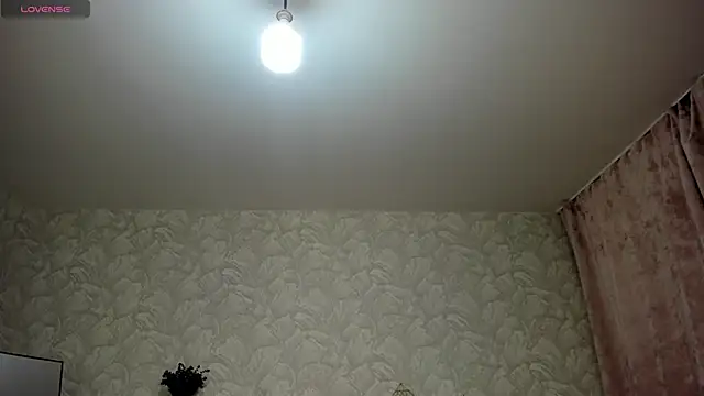 KattyPeachX online show from April 10, 6:30 am