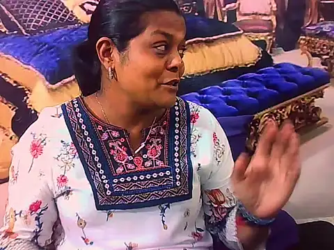 indianCherryPie online show from February 2, 5:28 am