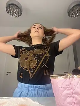 Abby  White online show from September 25, 3:22 pm