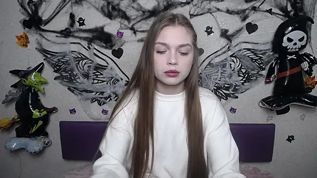 LaraPika online show from November 10, 6:14 pm