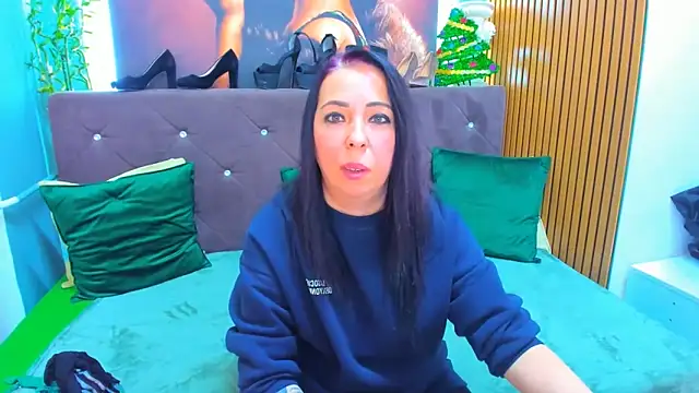 LauraSin online show from January 5, 7:06 pm