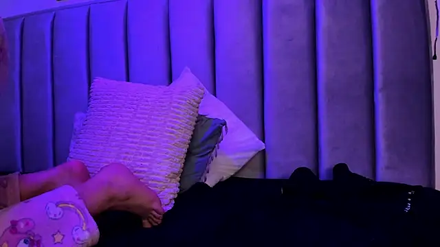 Kitty Gang online show from March 21, 8:19 am