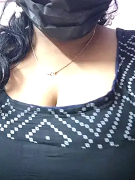 mallu-sumi online show from December 5, 6:09 pm