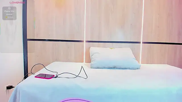 adela chase online show from January 19, 2:41 am