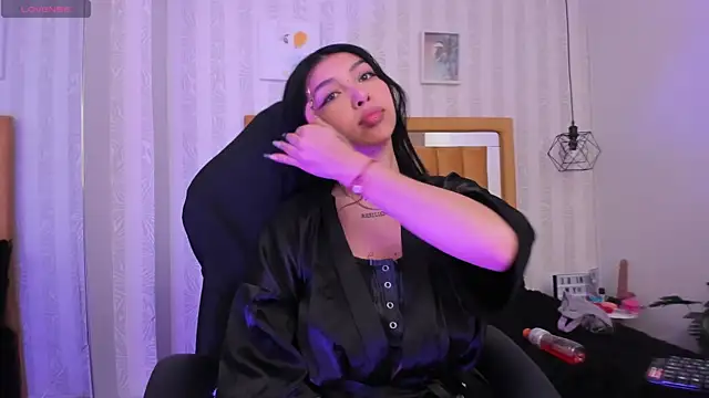 Snapshot of pettit_courtny chatting on October 10, 9:09 pm pettit courtny online show from October 10, 9:09 pm