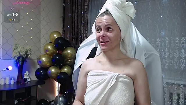 JessieOMays online show from September 13, 9:45 pm