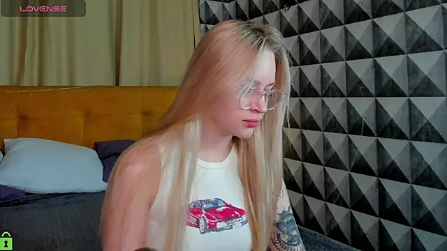 Carol  Cox online show from September 9, 12:54 am