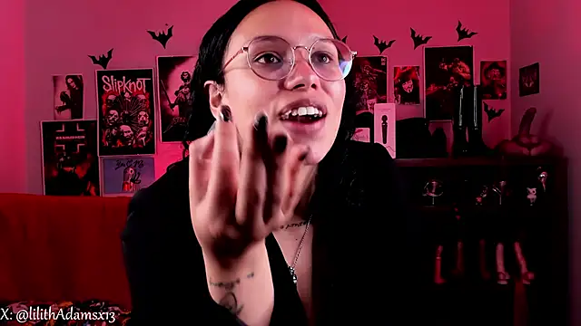 lilith-deveraux online show from April 10, 5:08 pm