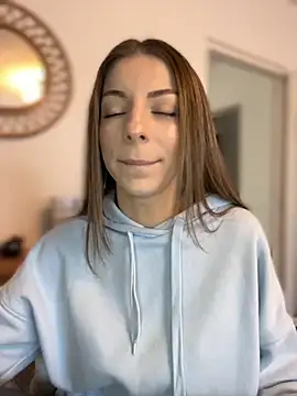 Mia Ethan online show from November 1, 11:25 am