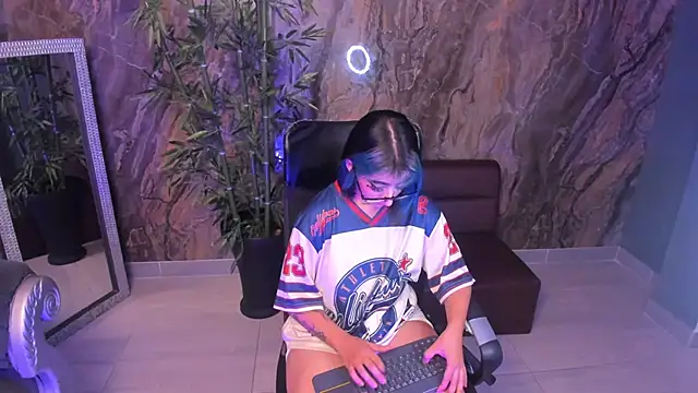 Alahia Dangelo online show from February 21, 6:41 pm