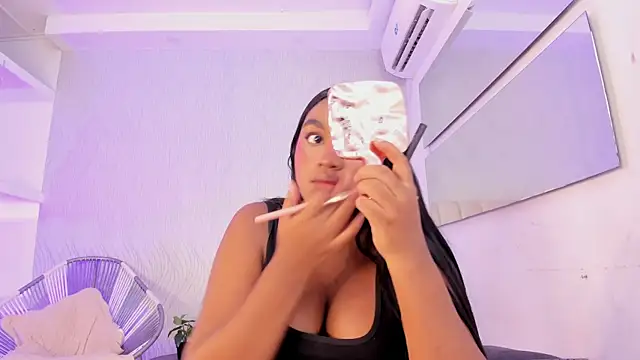 Snapshot of kayna_gomez chatting on October 8, 7:40 pm kayna gomez online show from October 8, 7:40 pm