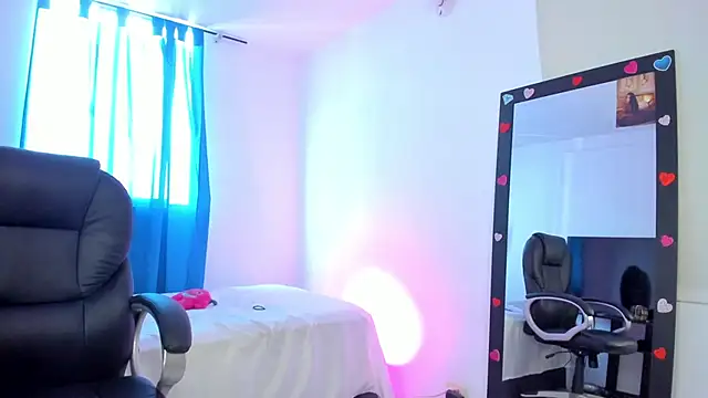 Aleja arango1 online show from March 26, 7:48 pm